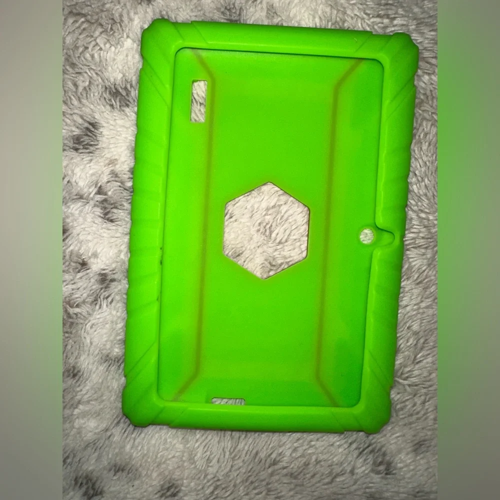 Contixo protective silicone case for a 7-inch kids tablet